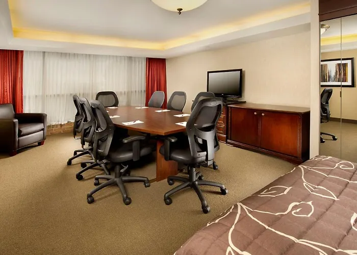Drury Inn & Suites Kansas City Shawnee Mission